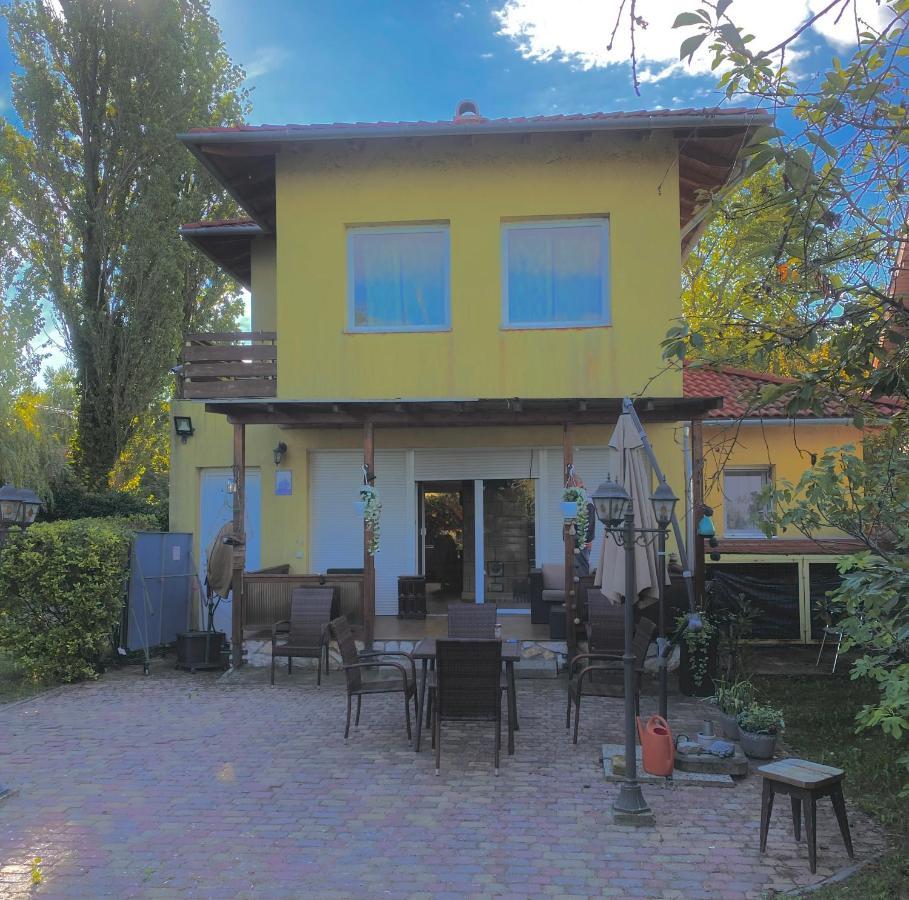 Villa Bella Garden à Balatonszarszo Extérieur photo